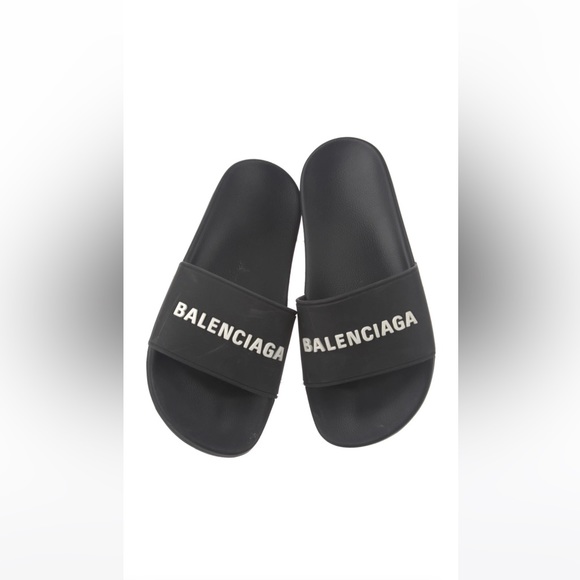COPY - BALENCIAGA
Rubber Printed Slides
Size: 6 | IT 39 - Picture 1 of 2